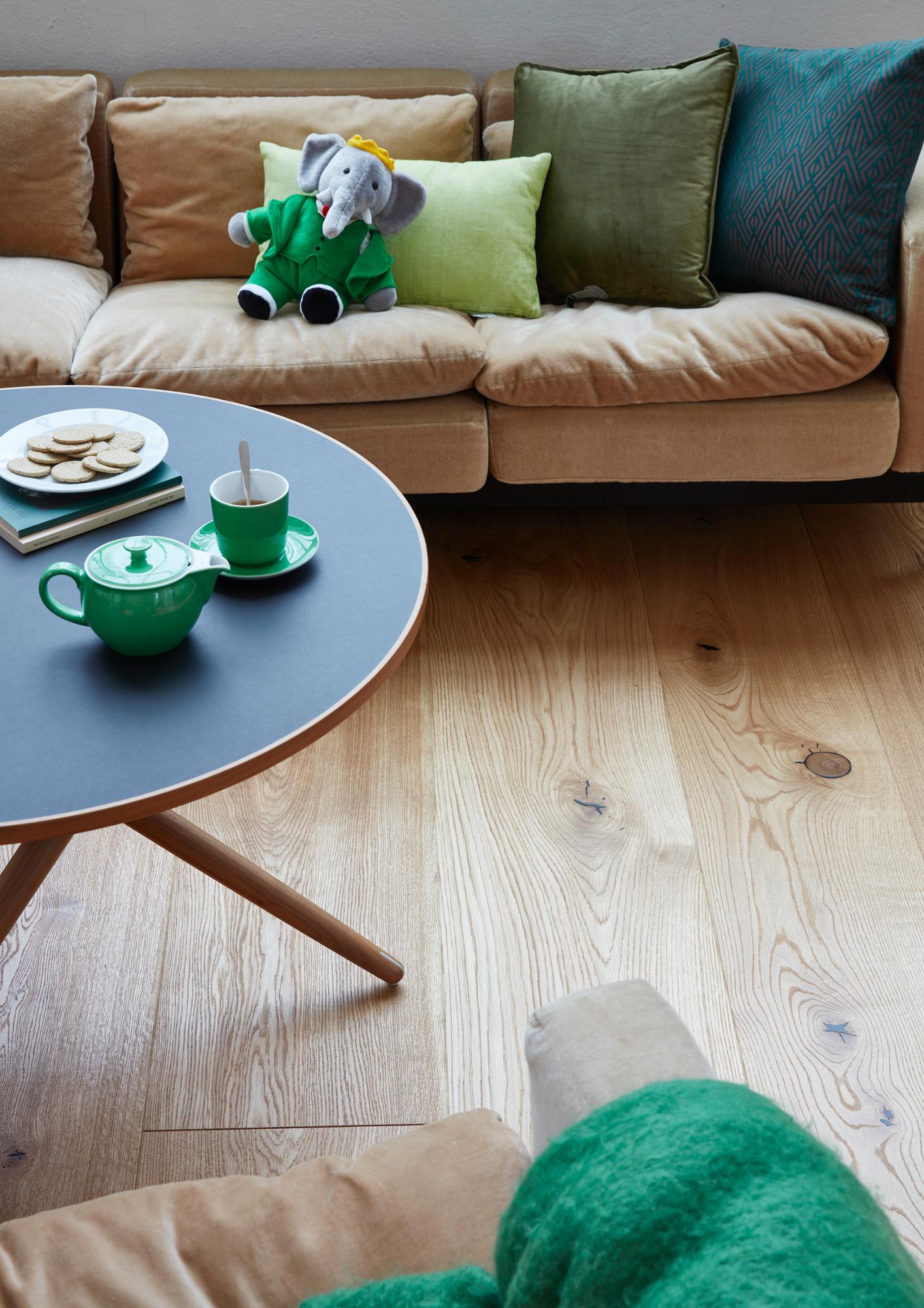 RB_Bauwerk_UK_10143897_Eiche_Mandorla_46_handcrafted_hoch_Close